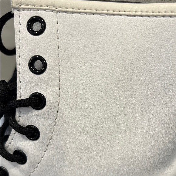 Dr. Martens White Leather 8-Eye Boots – Women’s 10 (EU 42) NEW - Picture 8 of 14